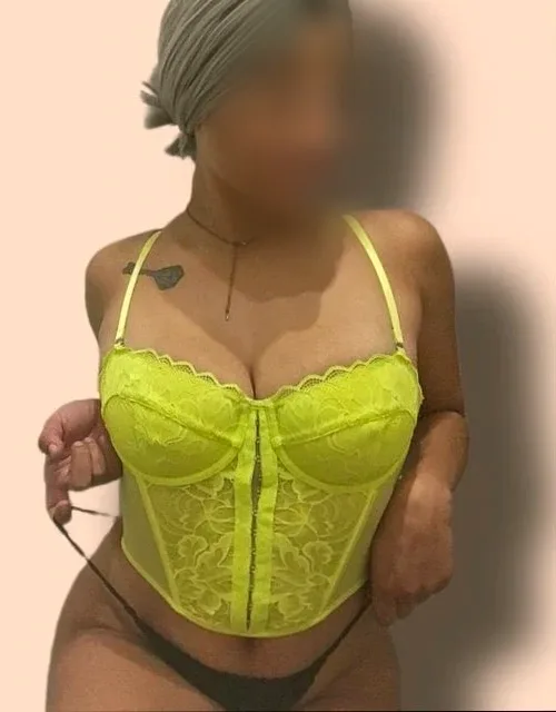 Fabienne, 27