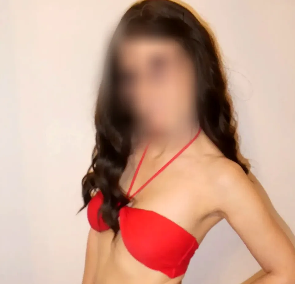 Melanie, 26