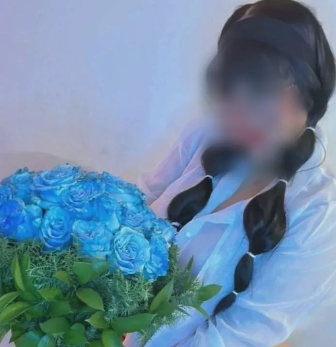 Sabine, 25