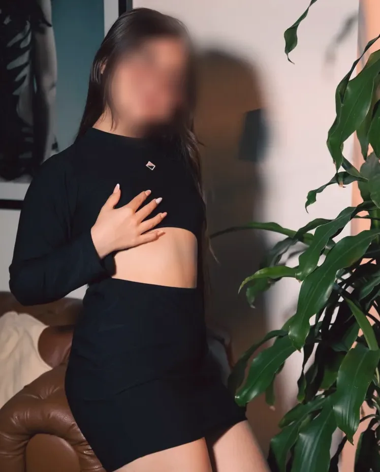Sabrina, 31