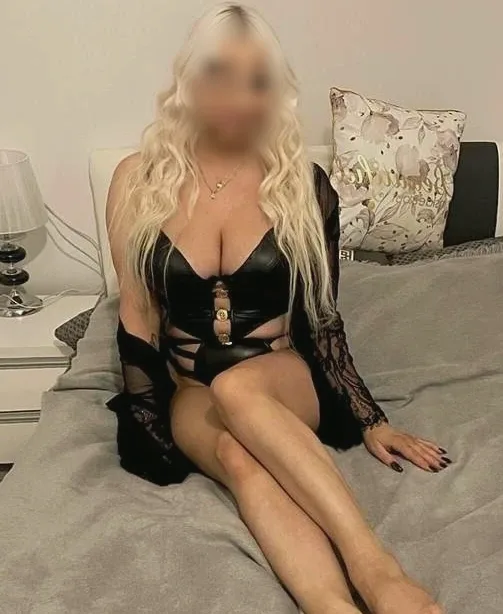 Sina, 23